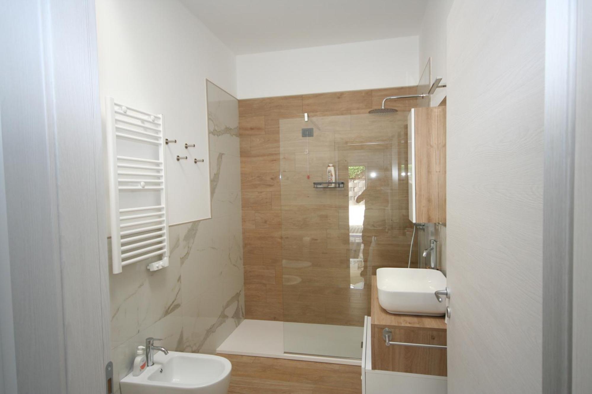 B&B Luxhome กาตันซาโร ภายนอก รูปภาพ