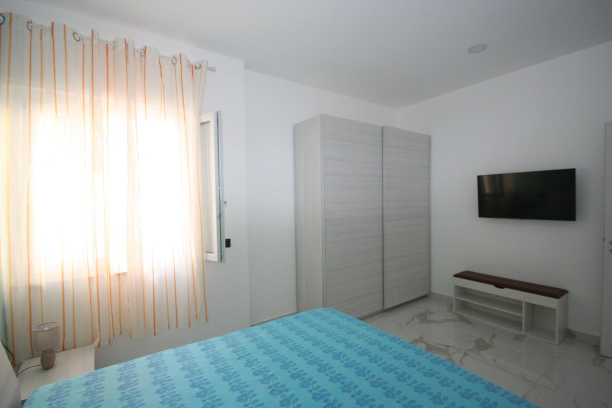 B&B Luxhome กาตันซาโร ภายนอก รูปภาพ