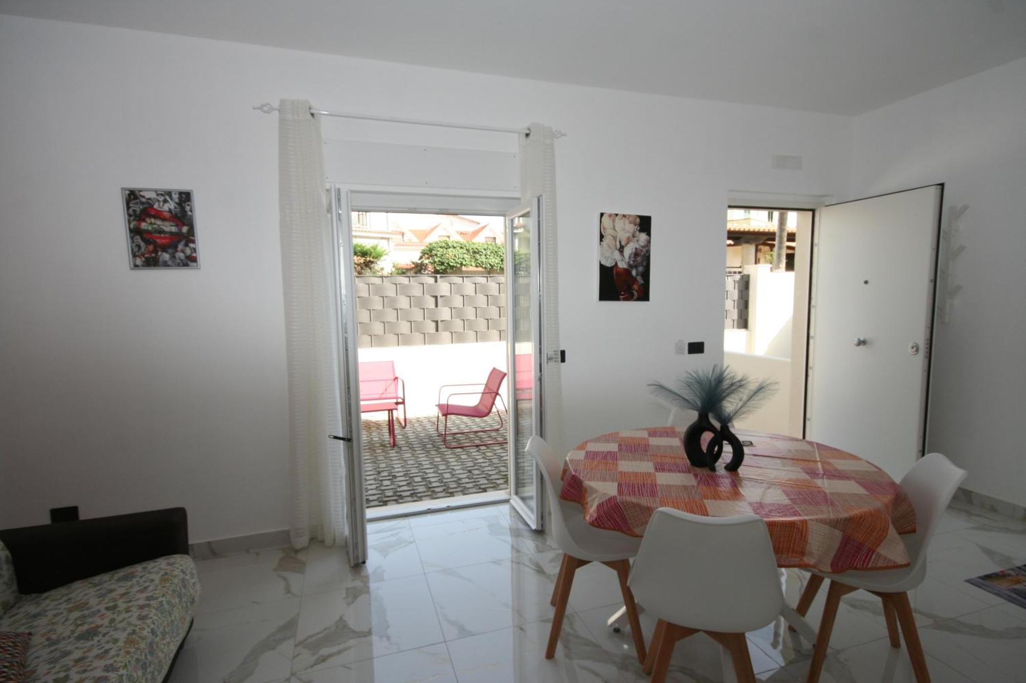 B&B Luxhome กาตันซาโร ภายนอก รูปภาพ