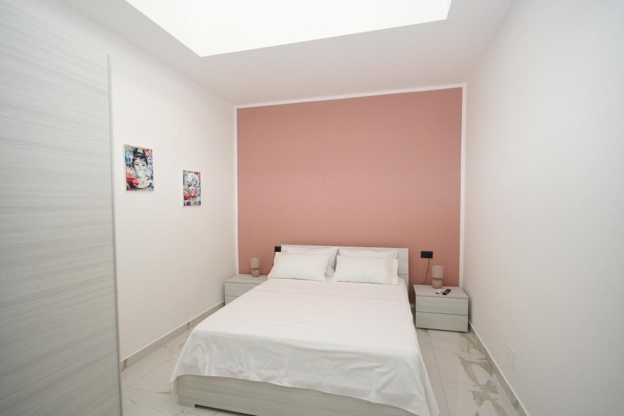 B&B Luxhome กาตันซาโร ภายนอก รูปภาพ